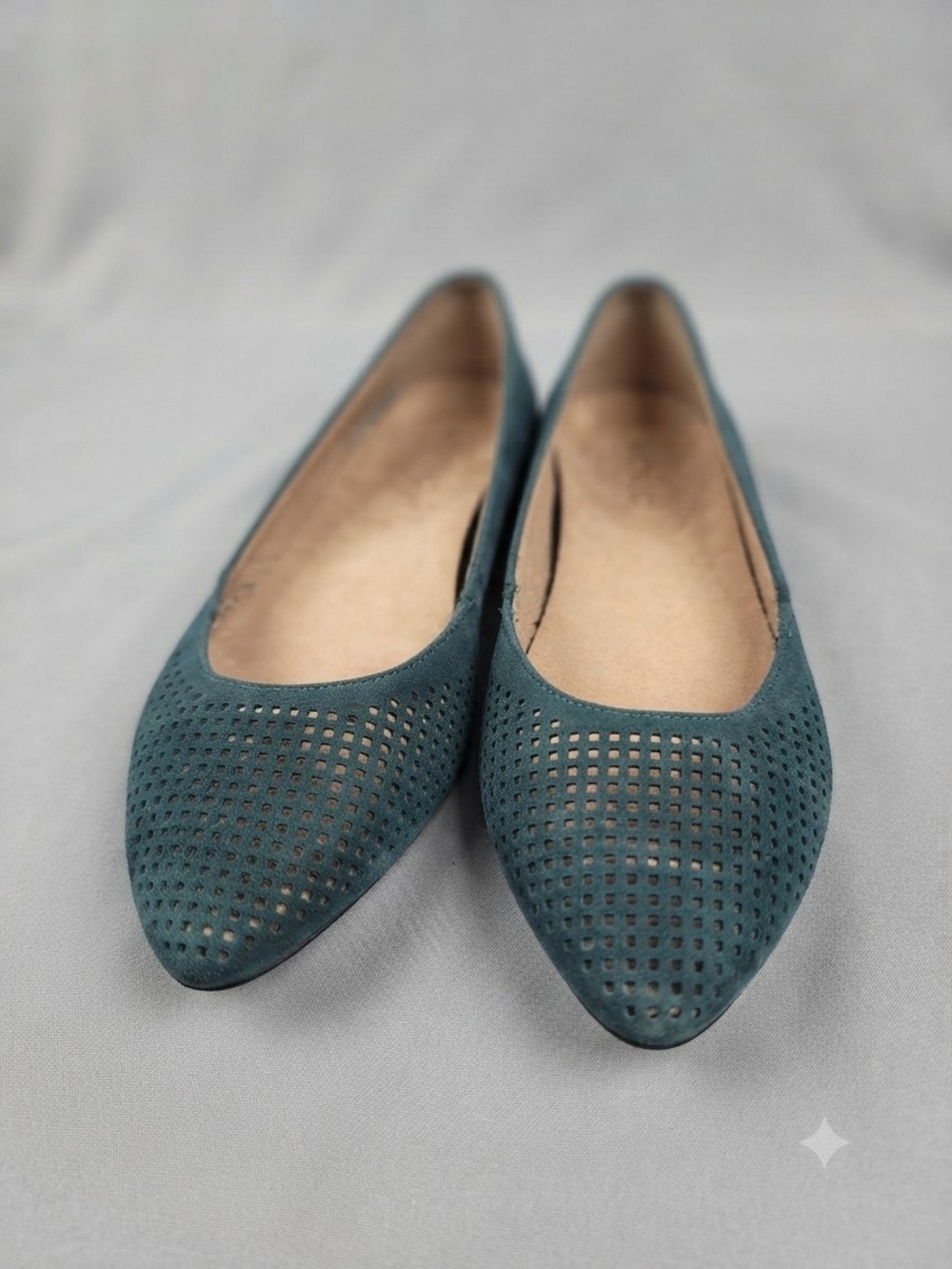 Vionic Teal Perforated Suede Pointed Toe Flats Shoes Size 11 EUC